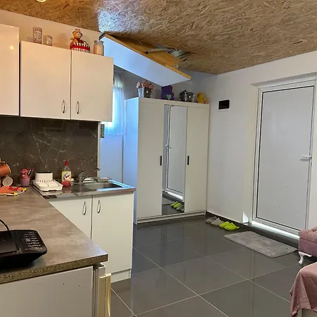 شقة Aerodrom Surčin